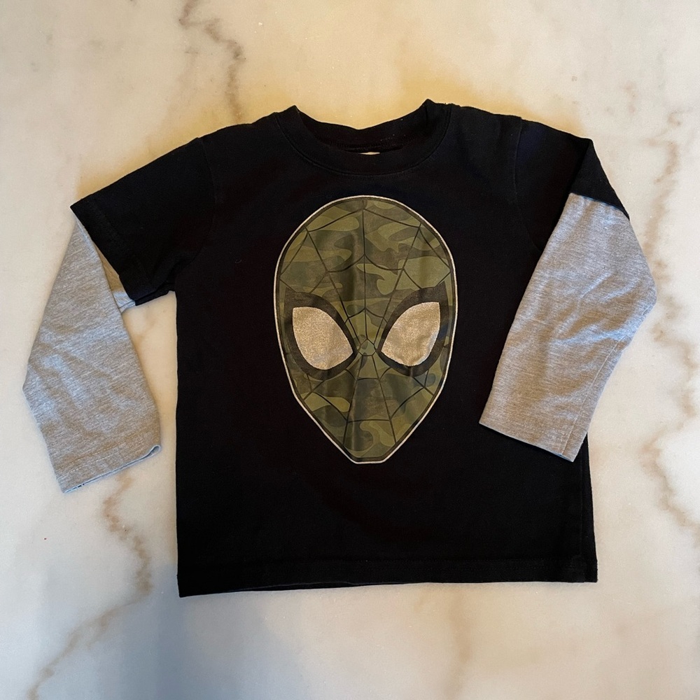 4/$15🌸 Kids Black and Gray Spider-Man Graphic Long Sleeve Shirt